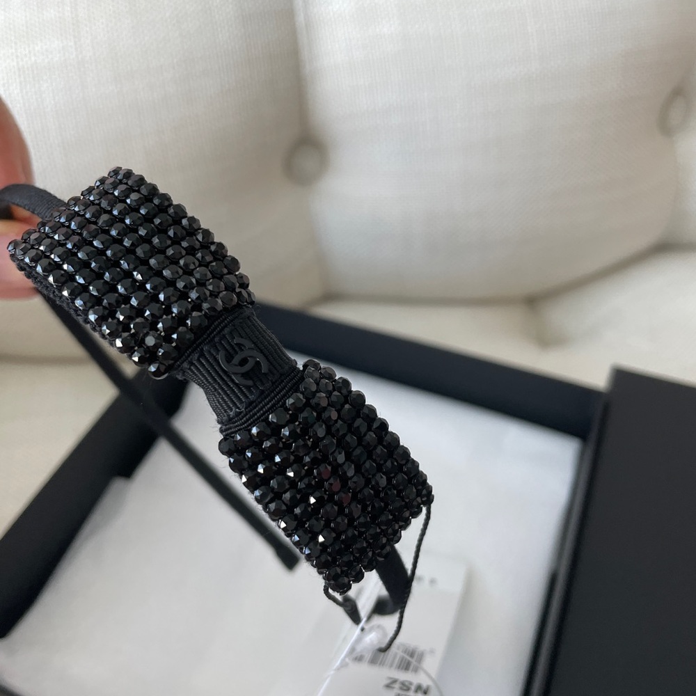 Princess alert! 22A Chanel Black Sequin Beads Headband